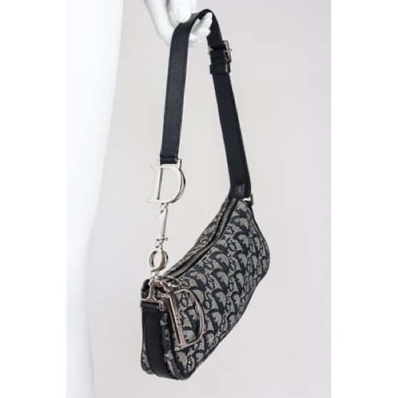 Authentic vintage Christian Dior logo bag. Iconic and in excellent condition. - Picture 5 of 6